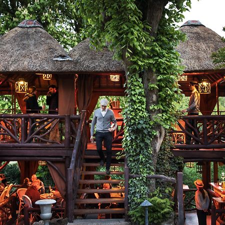 Hotel Les Etangs De Corot Ville-dʼAvray Esterno foto