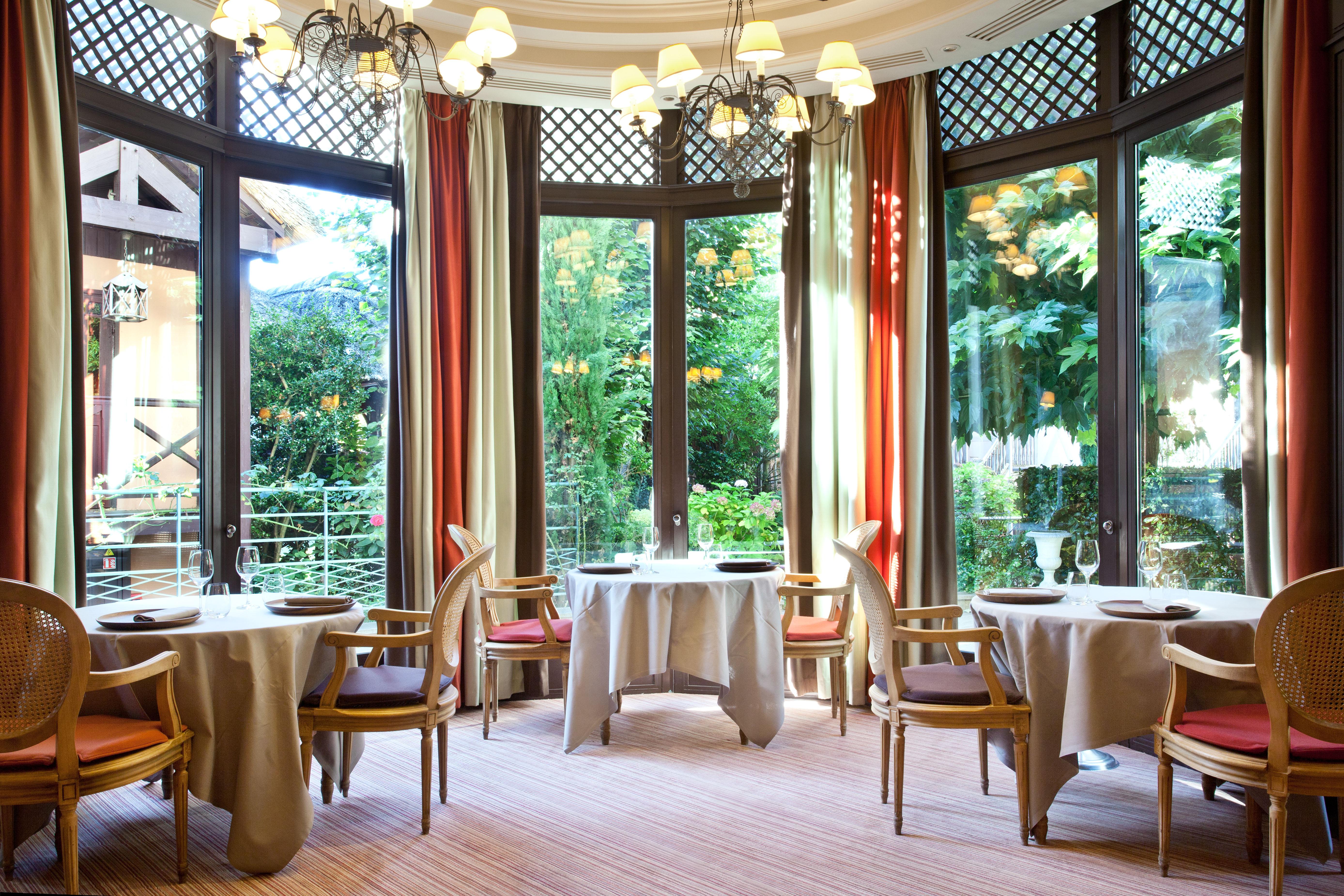 Hotel Les Etangs De Corot Ville-dʼAvray Esterno foto