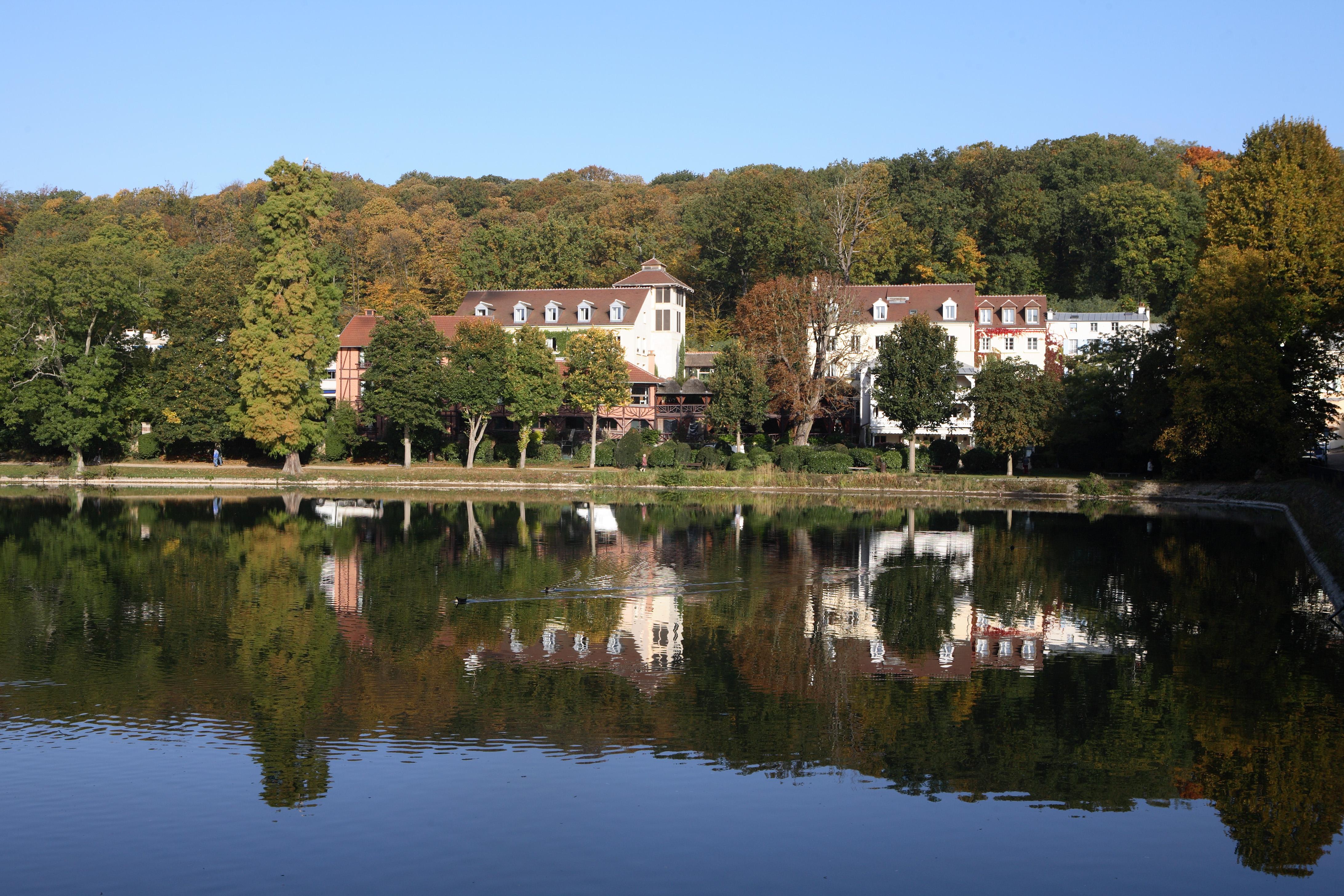 Hotel Les Etangs De Corot Ville-dʼAvray Esterno foto