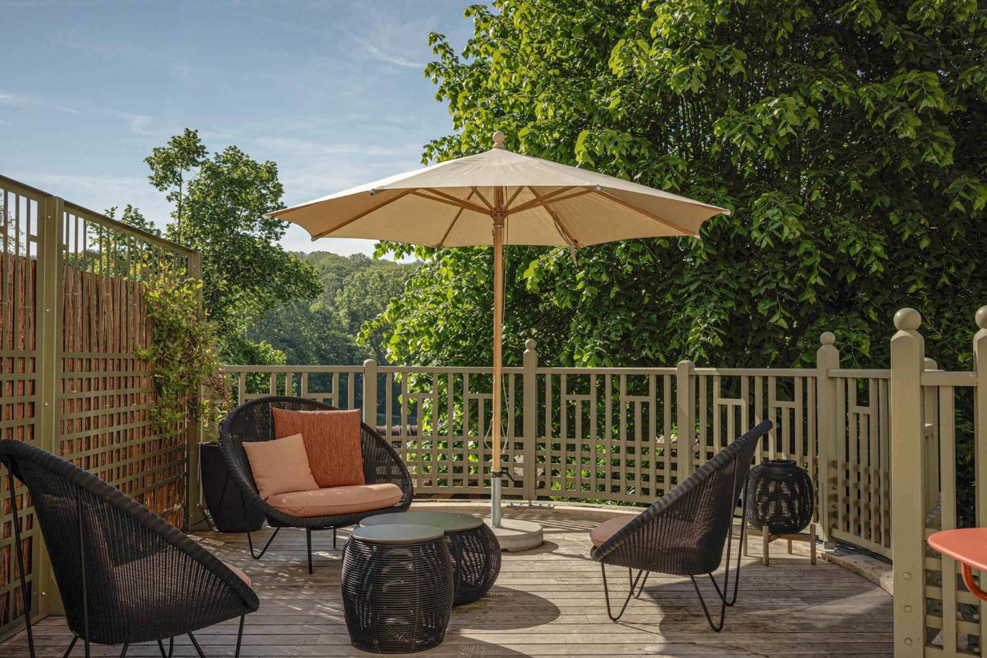 Hotel Les Etangs De Corot Ville-dʼAvray Esterno foto