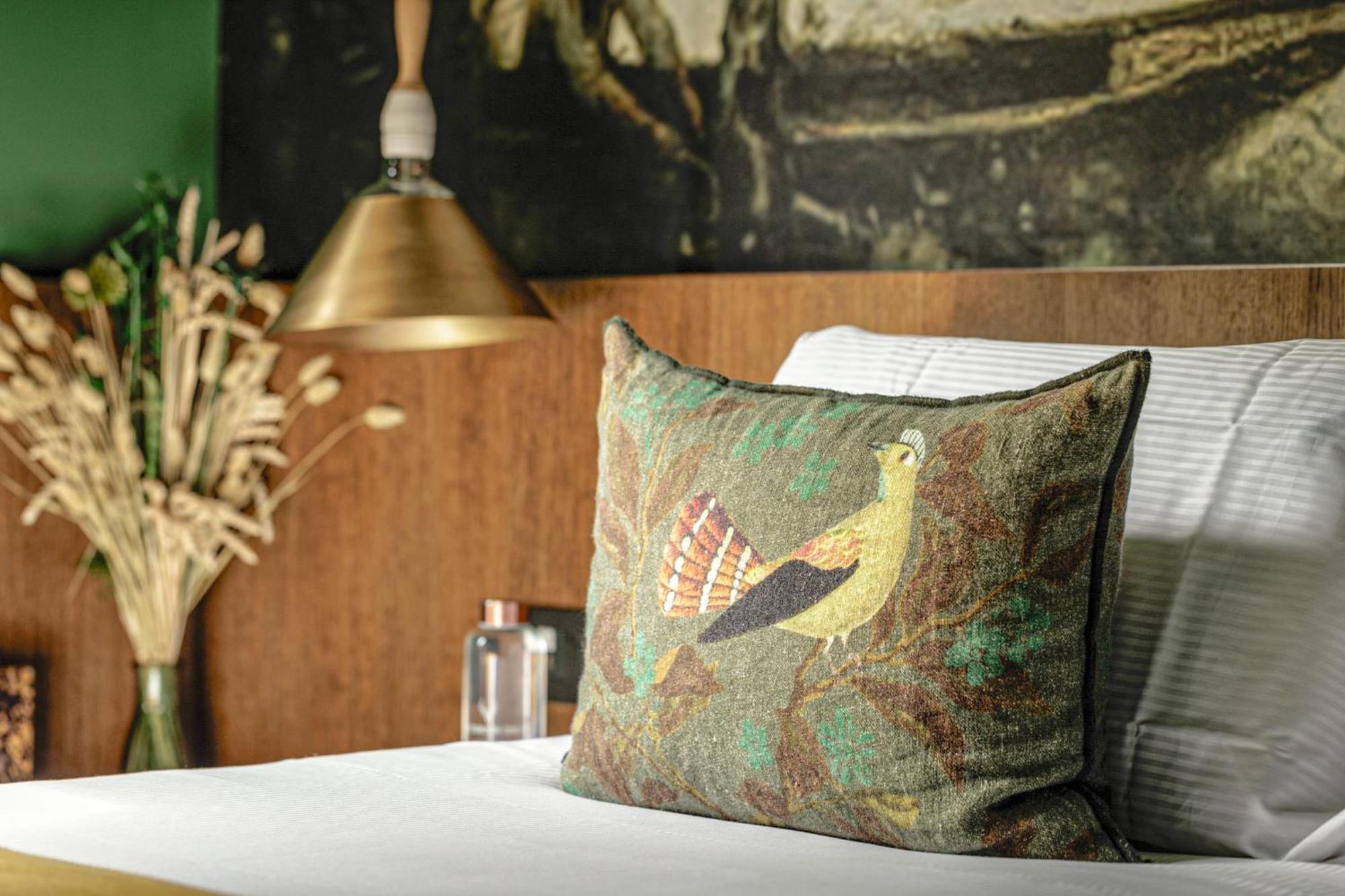 Hotel Les Etangs De Corot Ville-dʼAvray Esterno foto