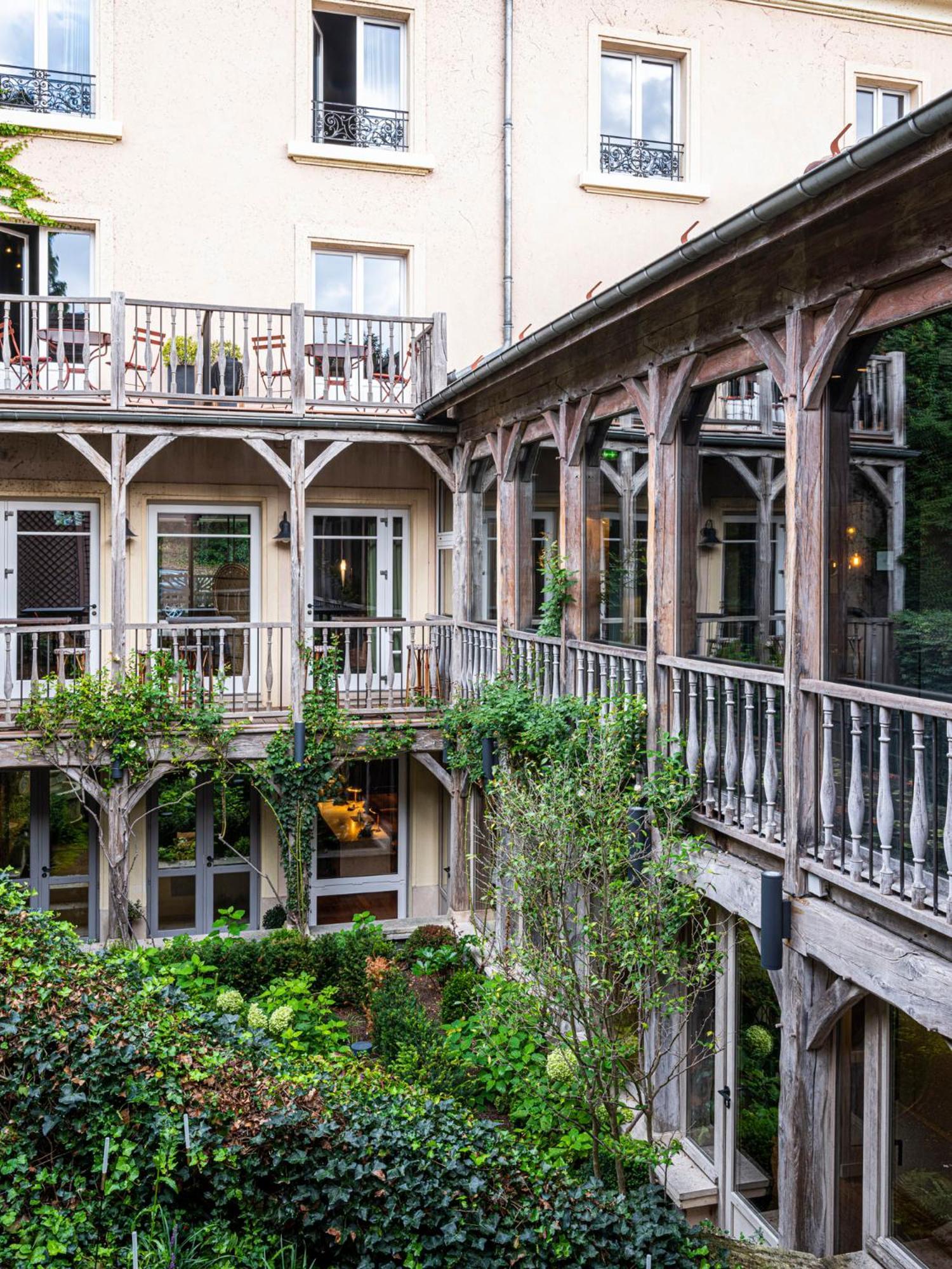 Hotel Les Etangs De Corot Ville-dʼAvray Esterno foto