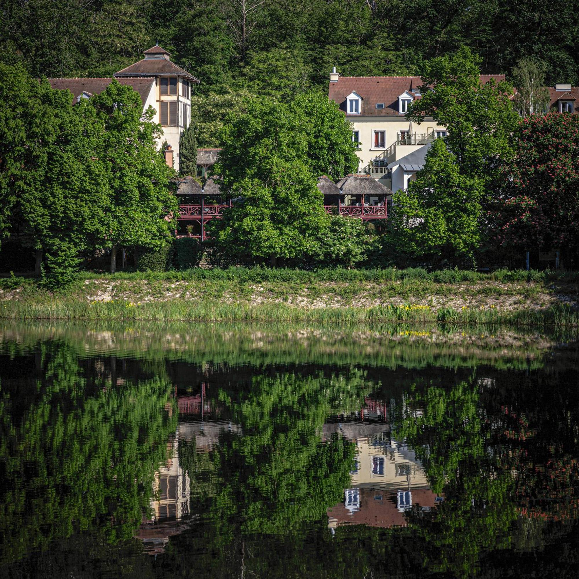 Hotel Les Etangs De Corot Ville-dʼAvray Esterno foto